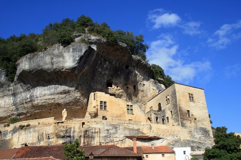 Eyzies Musée Falaise