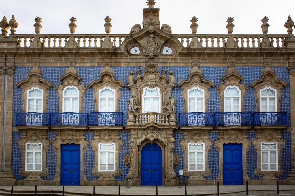 Braga En Van Et Ses Façades Bleues