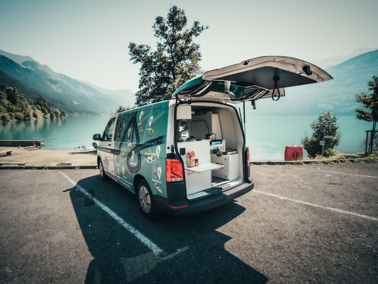 van amenage road trip lacs