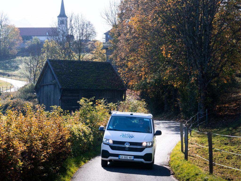 fourgon amenage village route