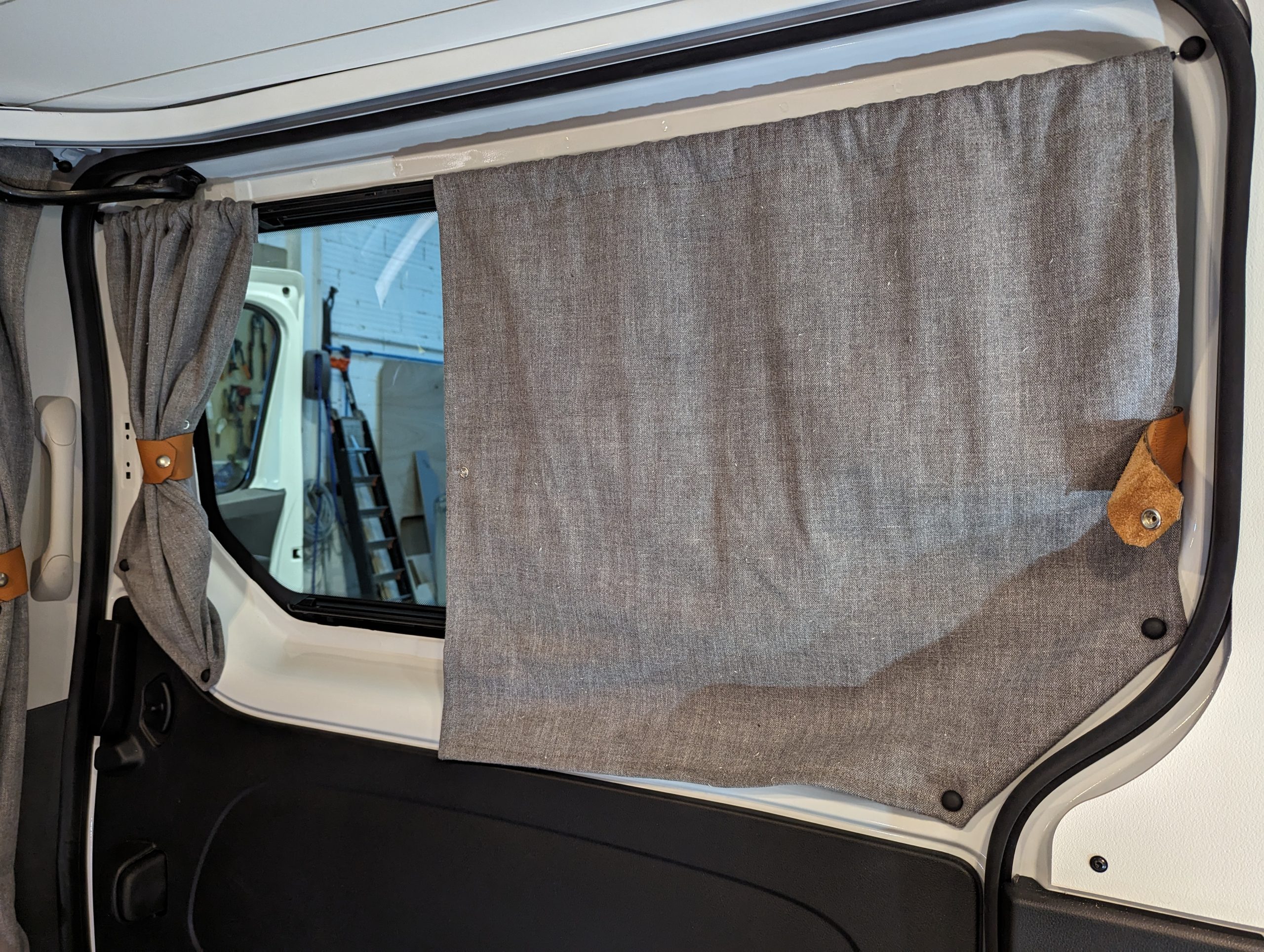 4 rideaux coté passager ou porte laterale van mania scaled