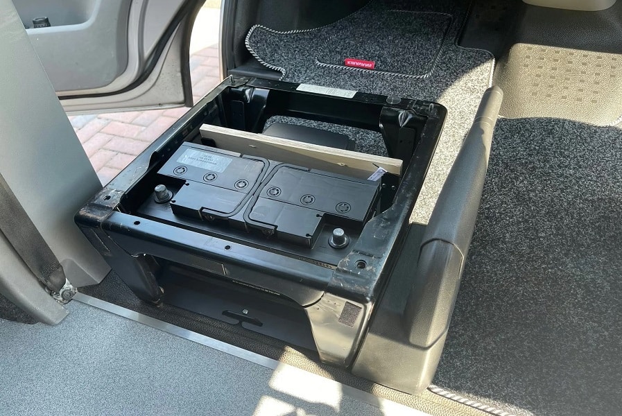 batterie auxiliaire sous fauteuil