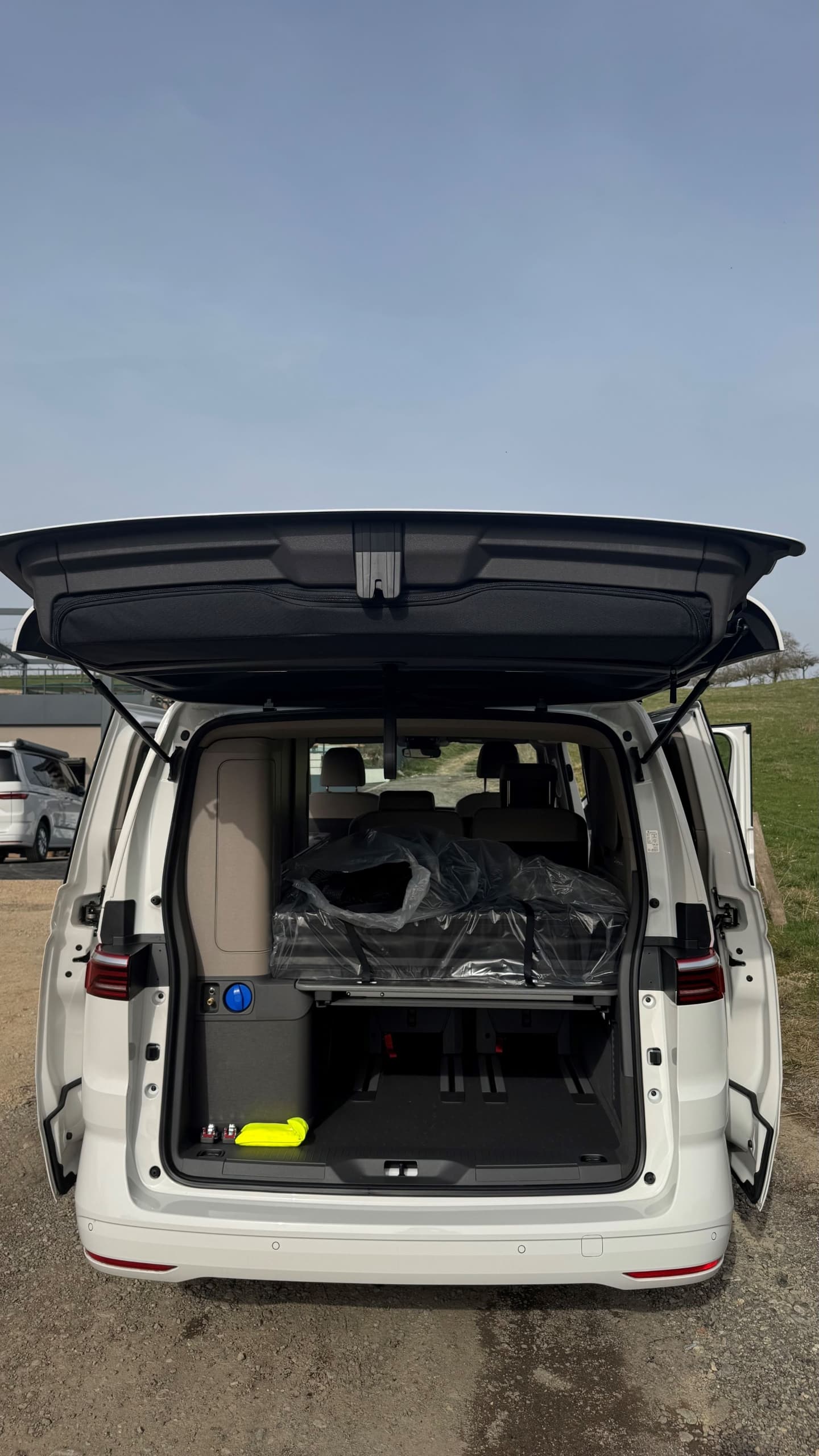 nouveau california t7 blanc dsg7 avec attelage