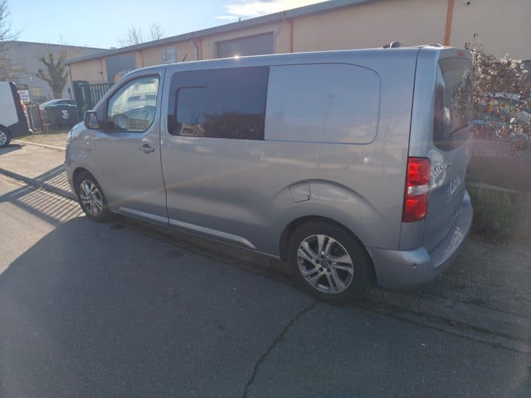 opel vivaro aménagé 3 places