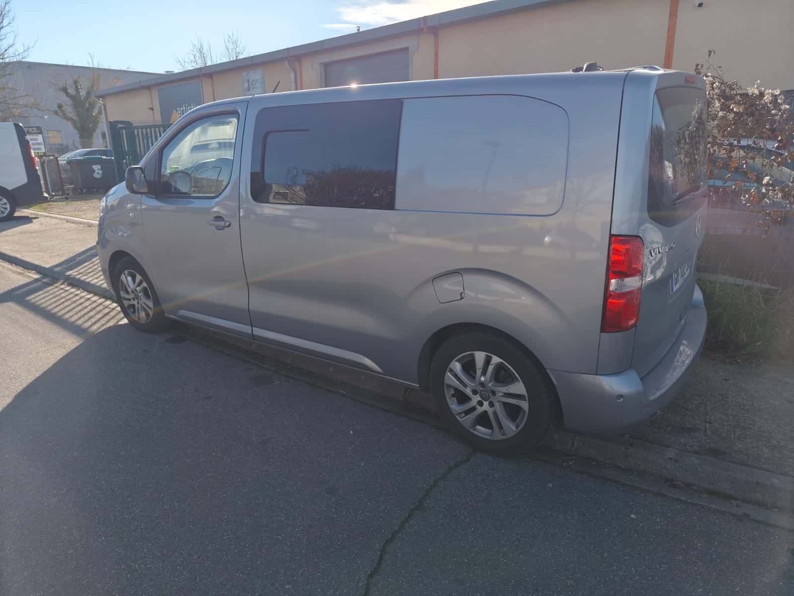opel vivaro aménagé 3 places