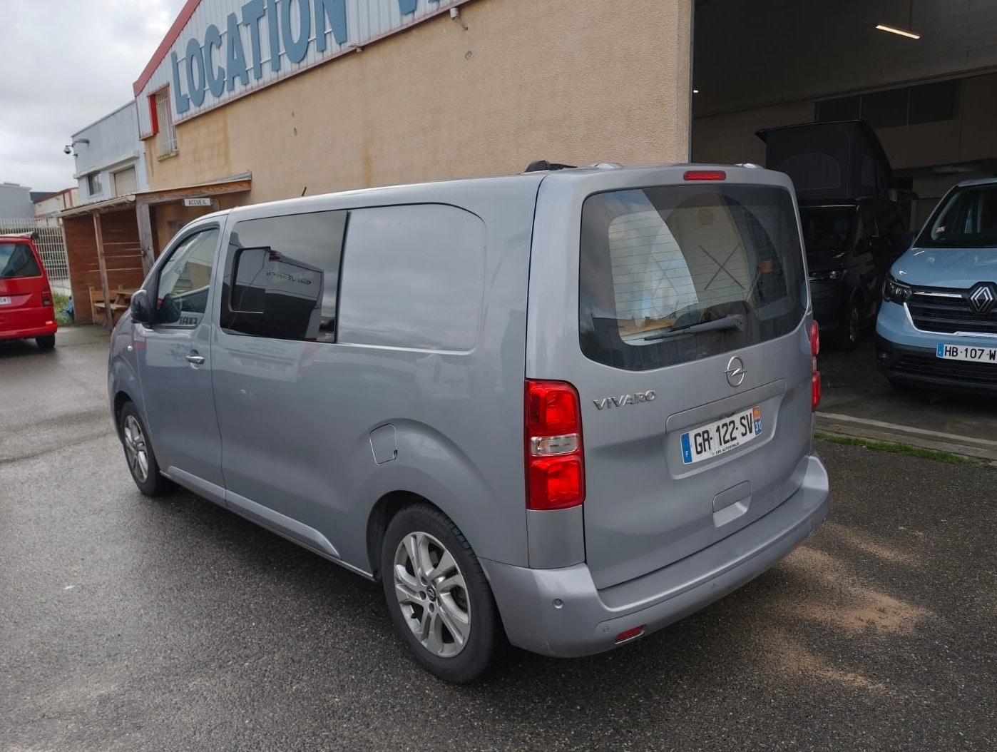opel vivaro aménagé 3 places