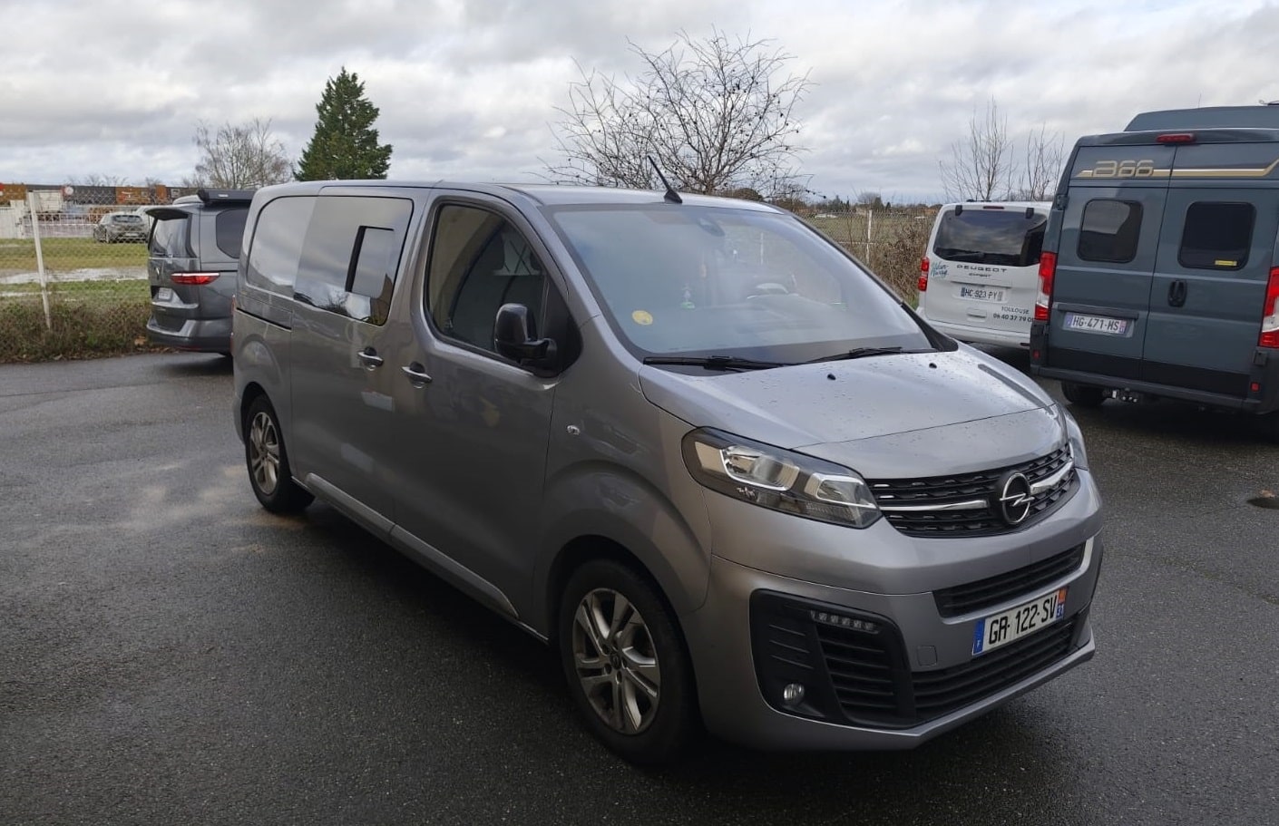 opel vivaro aménagé 3 places