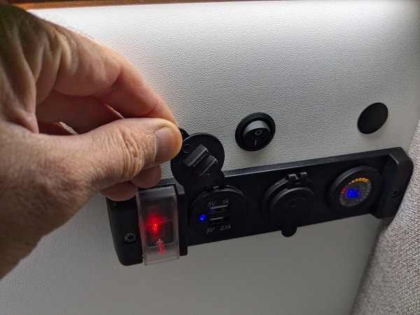 peugeot expert / opel vivaro aménagé 2 places