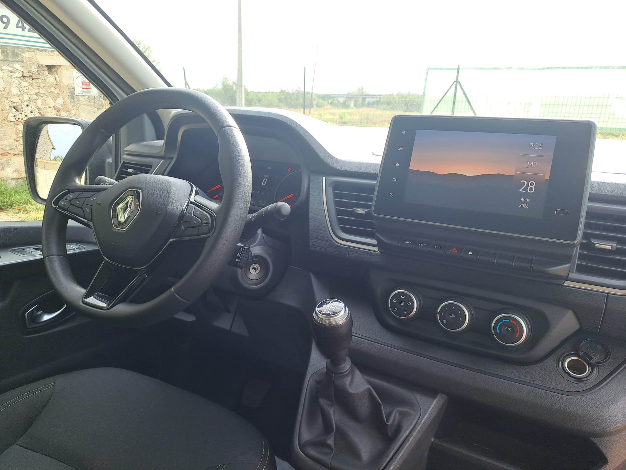 van renault trafic aménagé avec kit amovible van mania, modèle nord