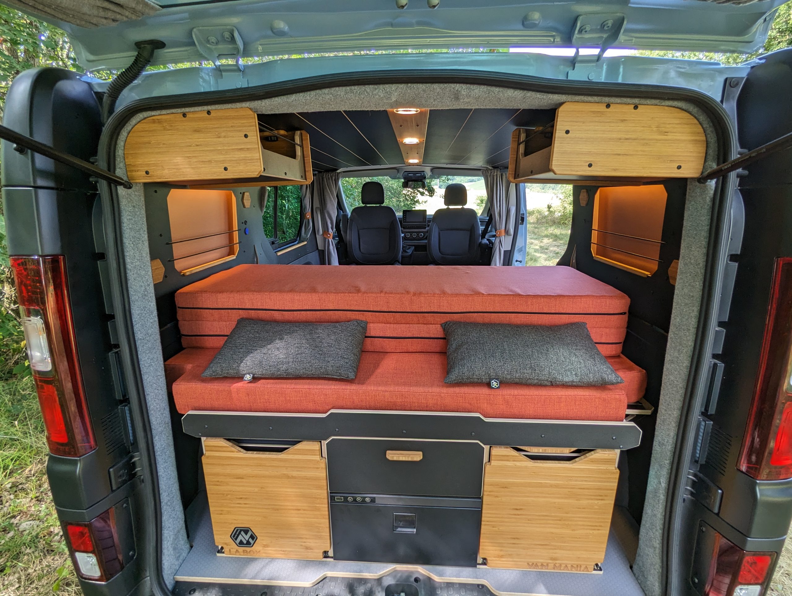 van mania 7 1 scaled