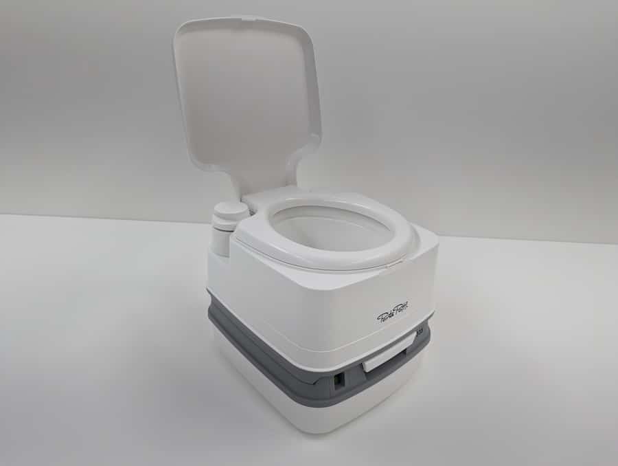 wc chimique van mania 1 scaled