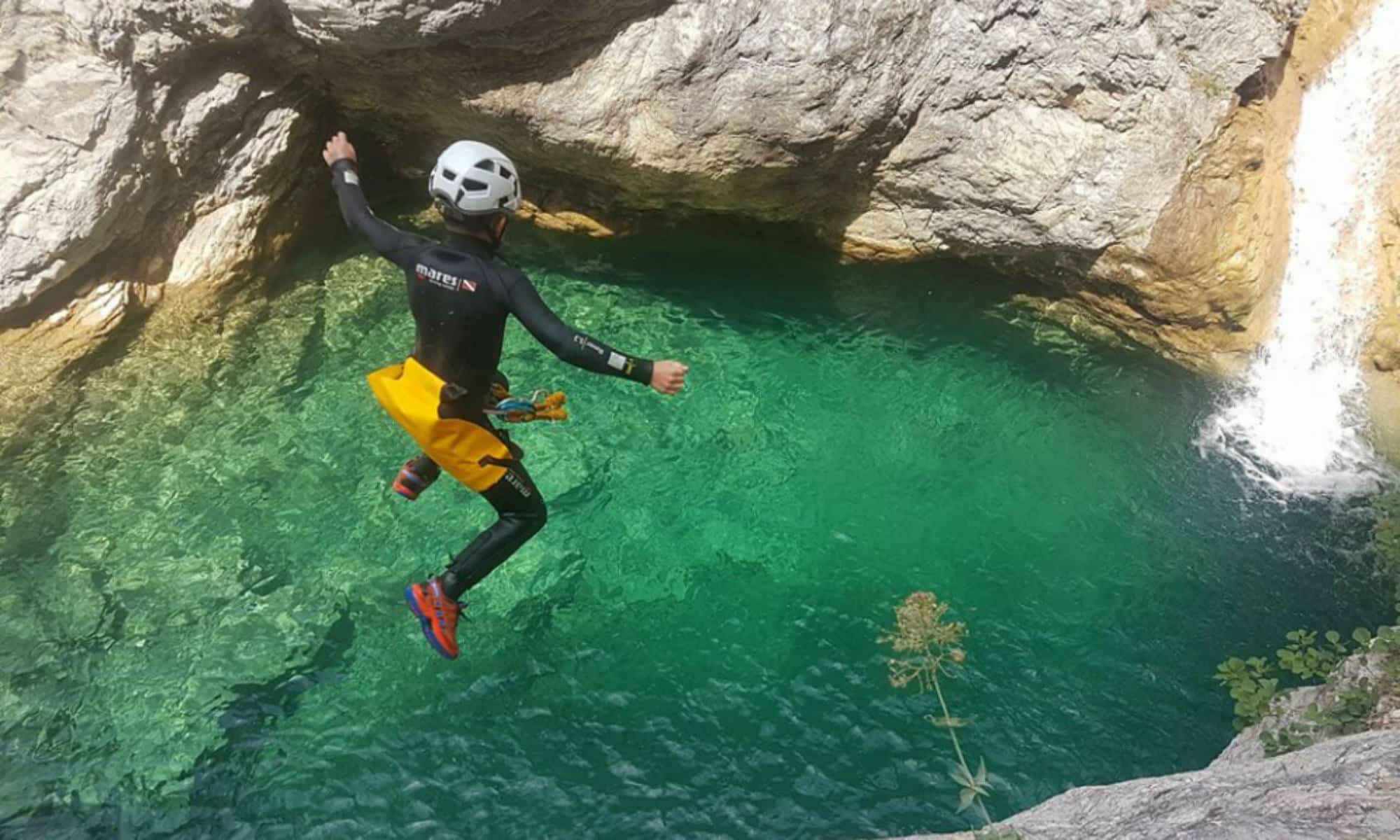 Canyoning pyrenees en van aménagé