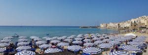 Plage De Cefalù En Van Aménagé