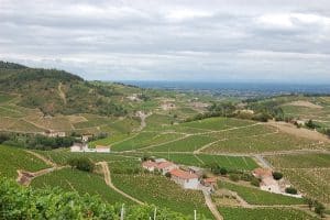 Chirouble En Van Amenage Circuit Road Trip Sur La Route Des Vins Du Beaujolais Van Away