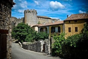 Villerouge Termenes Circuit Châteaux Cathares En Fourgon Aménagé