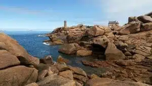 Ploumanach Côte De Granit Rose En Van Et Fourgon Aménagé Au Dépat De Van Away Guérande Bretagne
