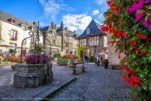 Roadtrip Bretagne Rochefort En Terre Van Away