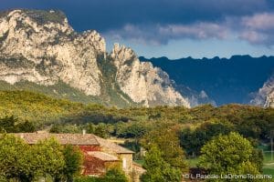 ladrometourisme la vebre village de saoÛ en van ou fourgon amenage van away