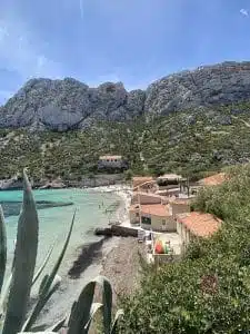 les calanques de sormiou en van amenage van away