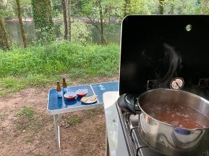 st partherm en bord de rivière en fourgon mac louis van away