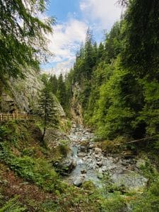 gorge de la diosaz découverte des alpes en van ou fourgon aménagé