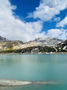 lac de la vassilière endroit paisaible poru passer la nuit en van aménagé