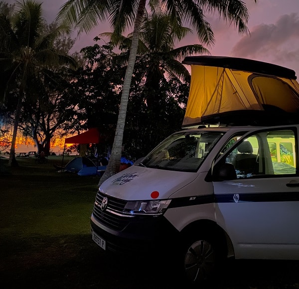 van au coucher du soleil a raiatea 1