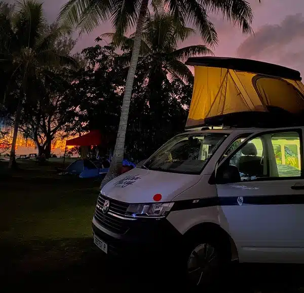 van au coucher du soleil a raiatea 1