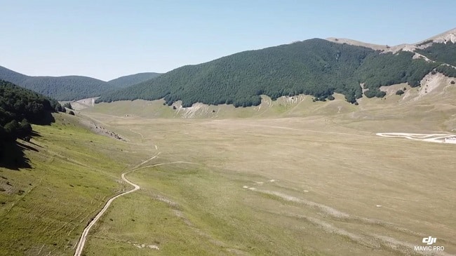 j14 roccasaro en van sur les pistes de ski en italie