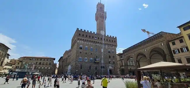 j16 piazza del duomo firenze en van amenage italie road trip