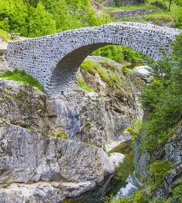 thueyts pont du diable en road trip fourgon amenage ardeche 1