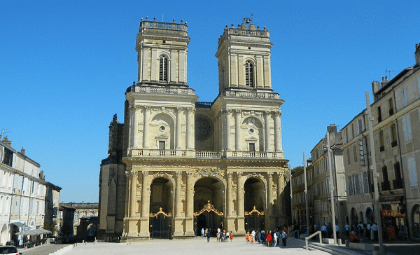 auch cathedrale circuit road trip en van dans le gers