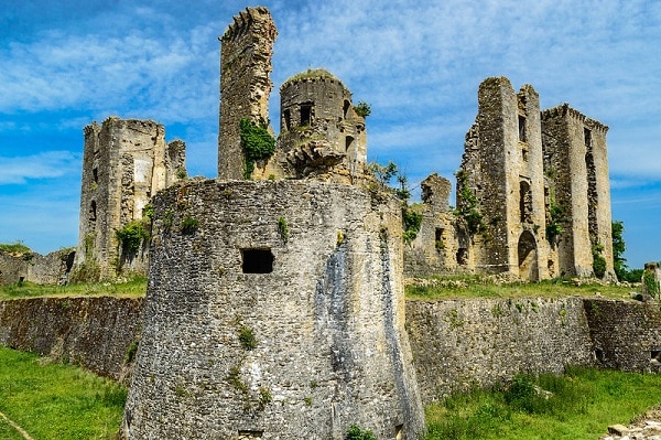 chateau lagarde ariege circuit road trip en van