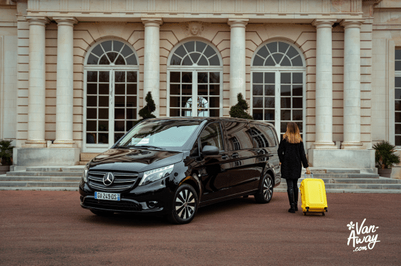 Location MINIBUS haut de gamme au départ de Van Away Tours 🚌