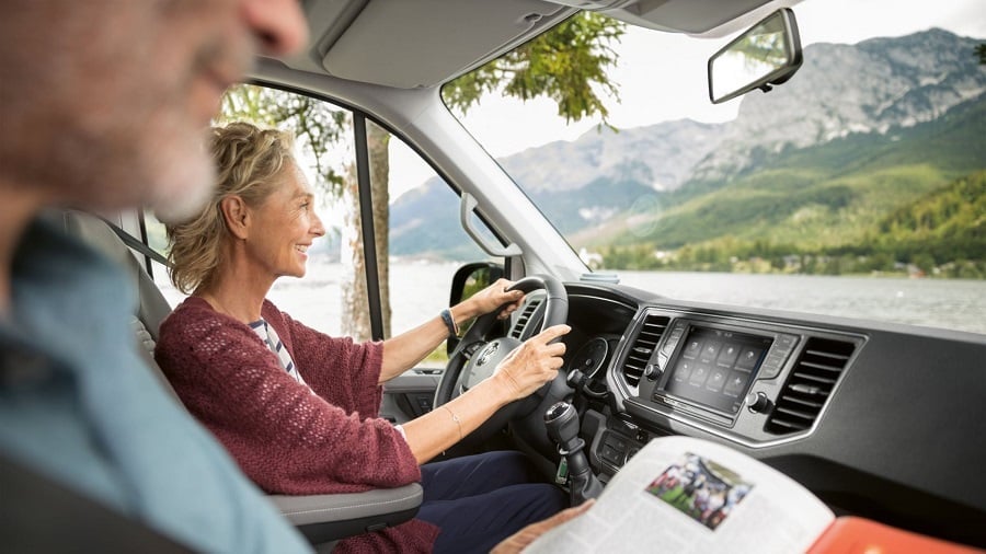 cr1671 vw grand california cockpit driving 16x9 2560x1440 2
