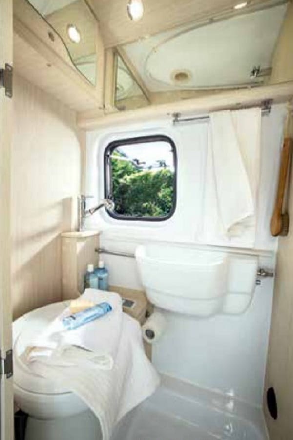 location fourgon salle de bains 1