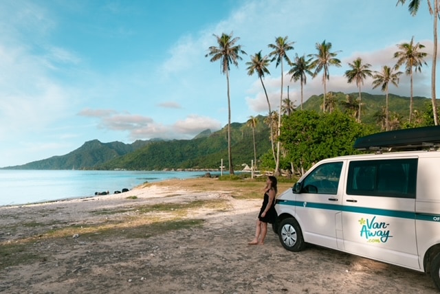 van amenage tahiti plage montagnes