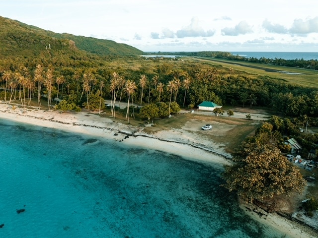 van amenages tahiti plage foret