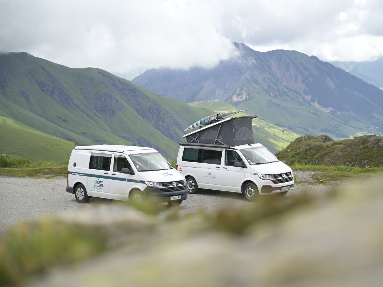 vans tente toit montagne sommets