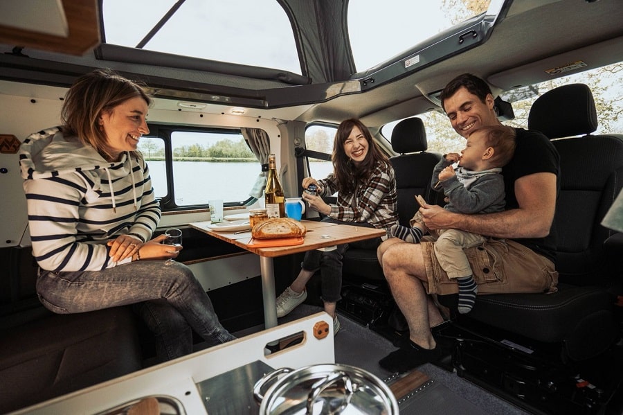 location van aménagé 4 places sur base Renault Trafic