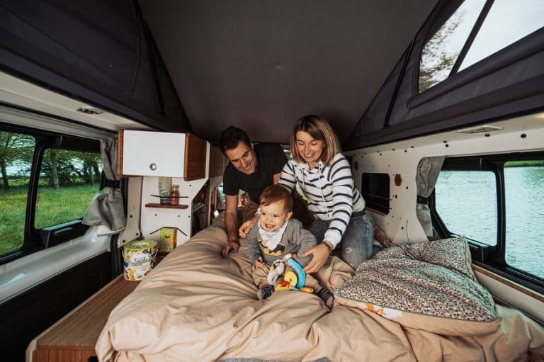 location van aménagé 4 places sur base Renault Trafic